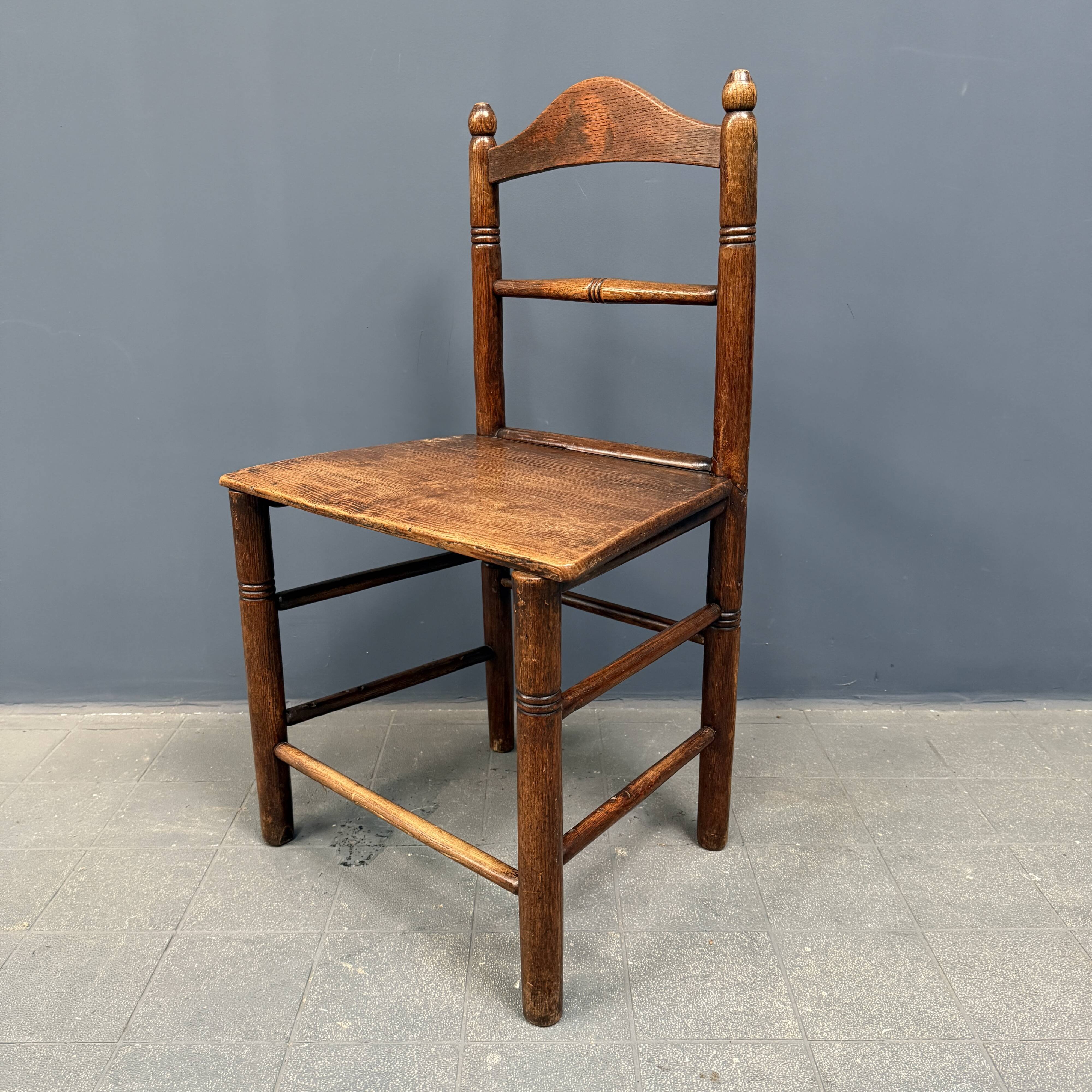 Ensemble de six chaises de cuisine anglaises anciennes