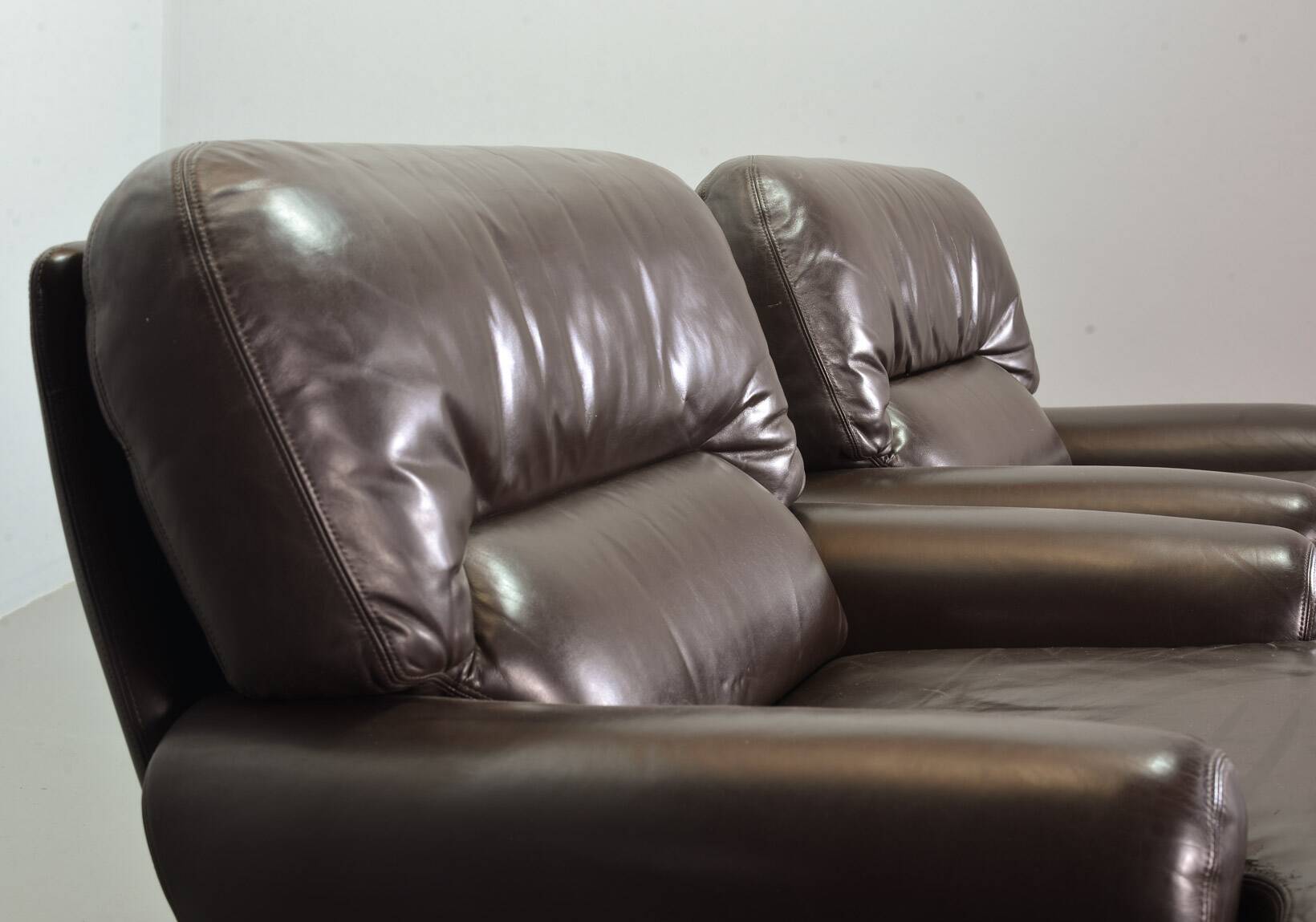 Comfortable Durlet Lounge Chairs in Chocolate Brown Leather, Set of Two 70s