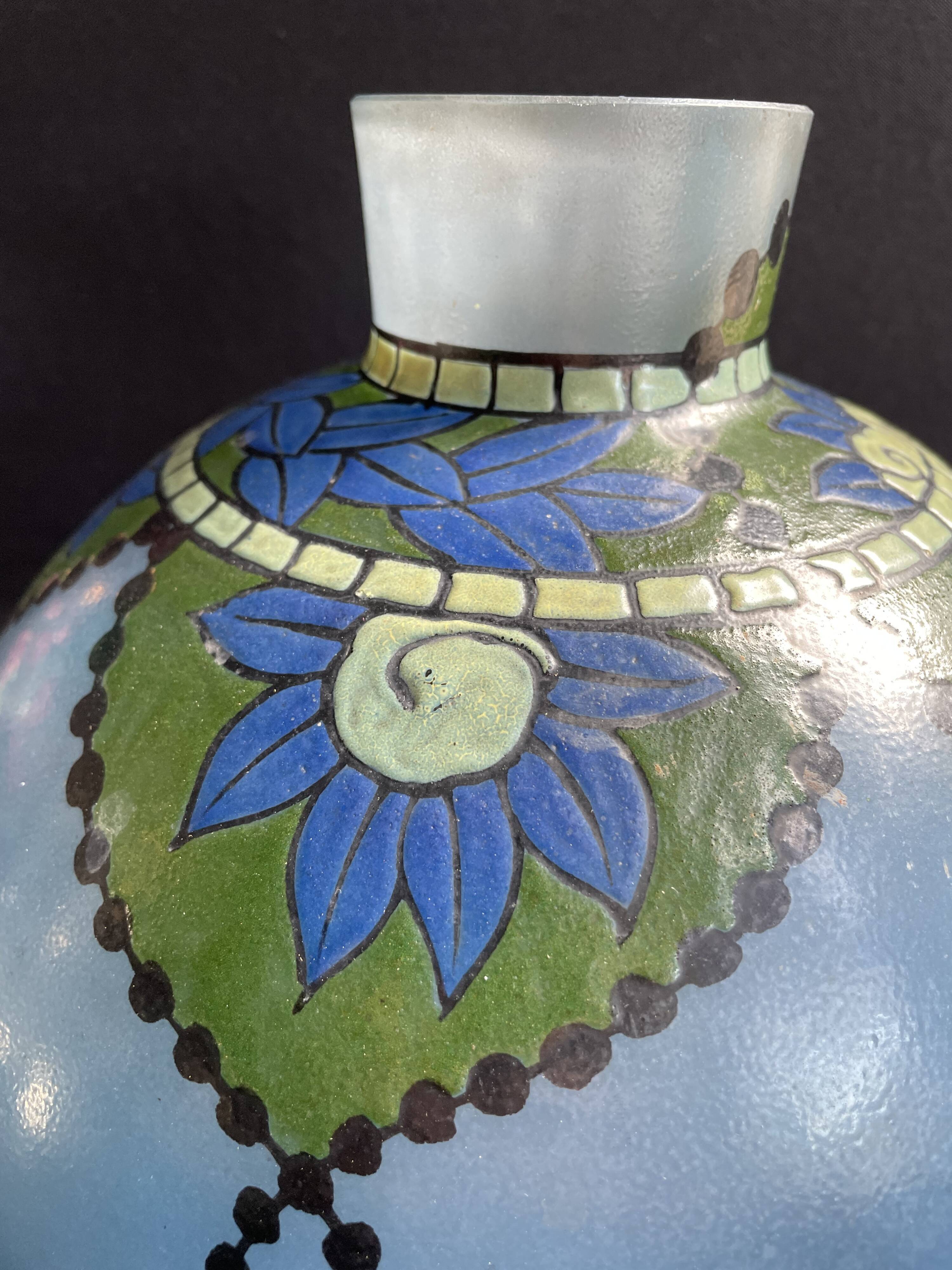 Vase Art Déco signé Verrerie de Leune (1861-1930)