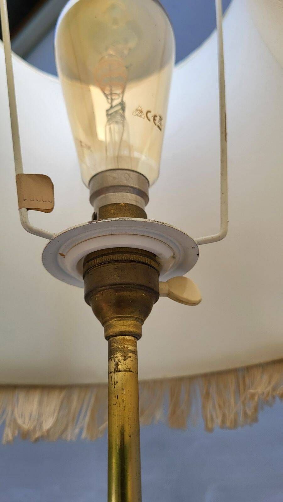 Telescopic floor lamp in gold brass from the 1950s with lampshade.