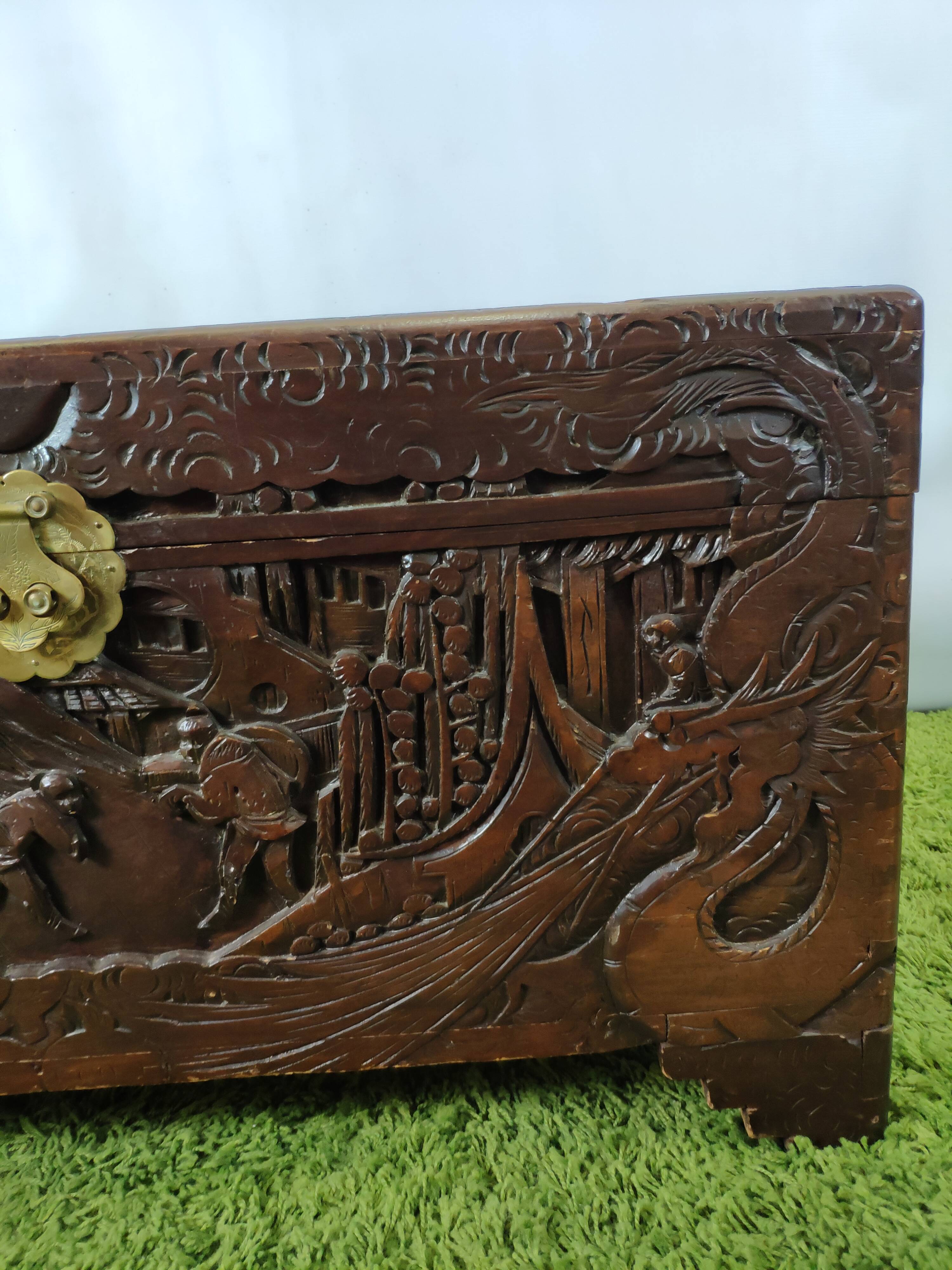 Asian-style travel trunk