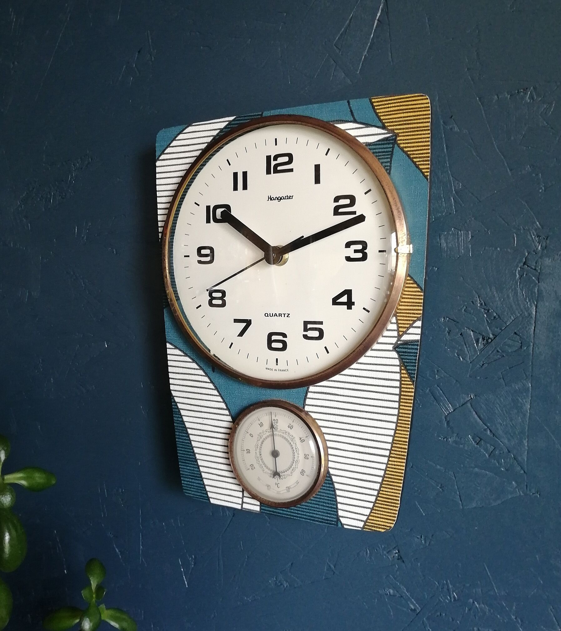 Vintage silent wall clock thermometer "Hangarter"