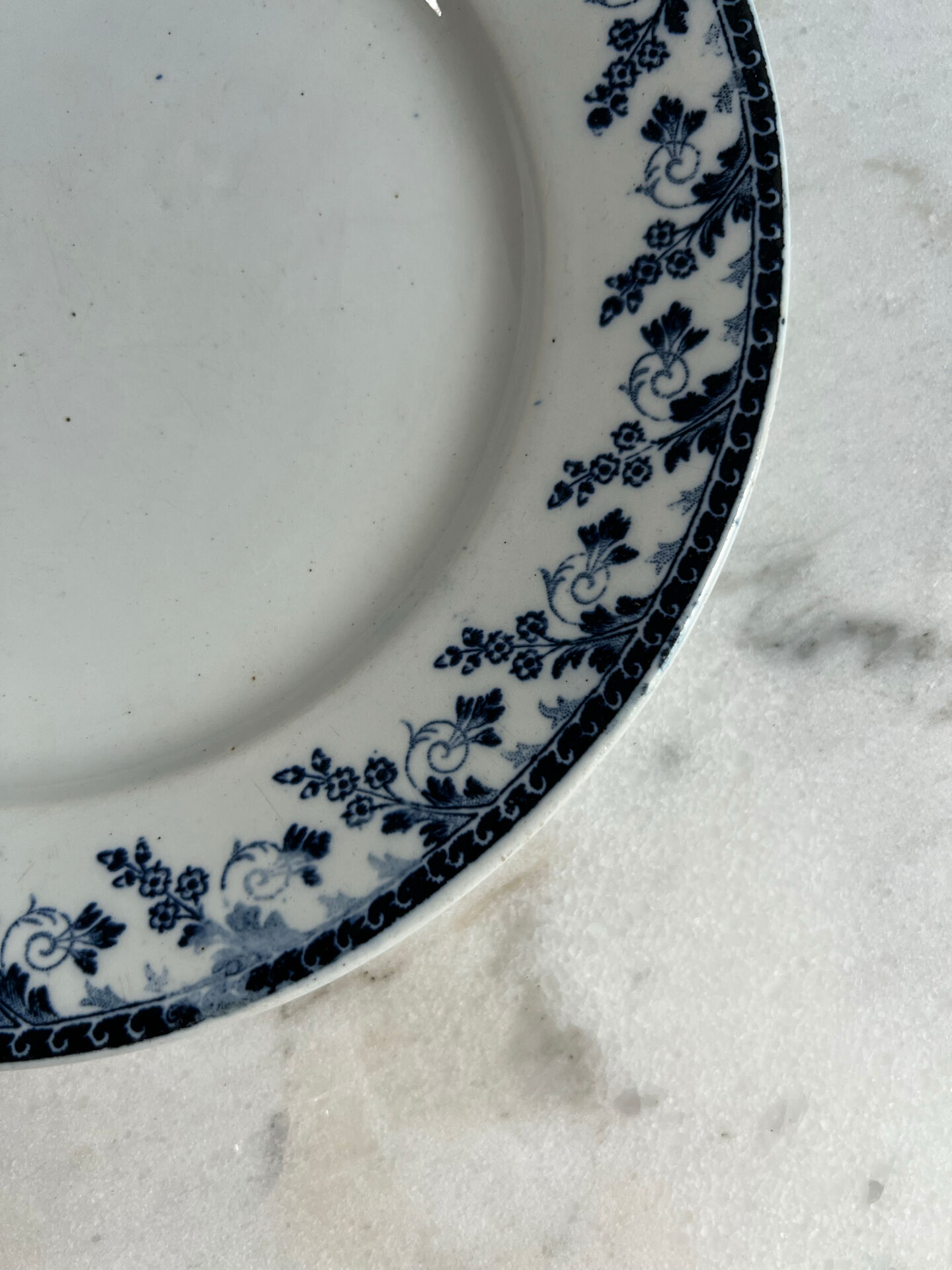 Assiette plate GIEN Terre de Fer — Collection Montigny