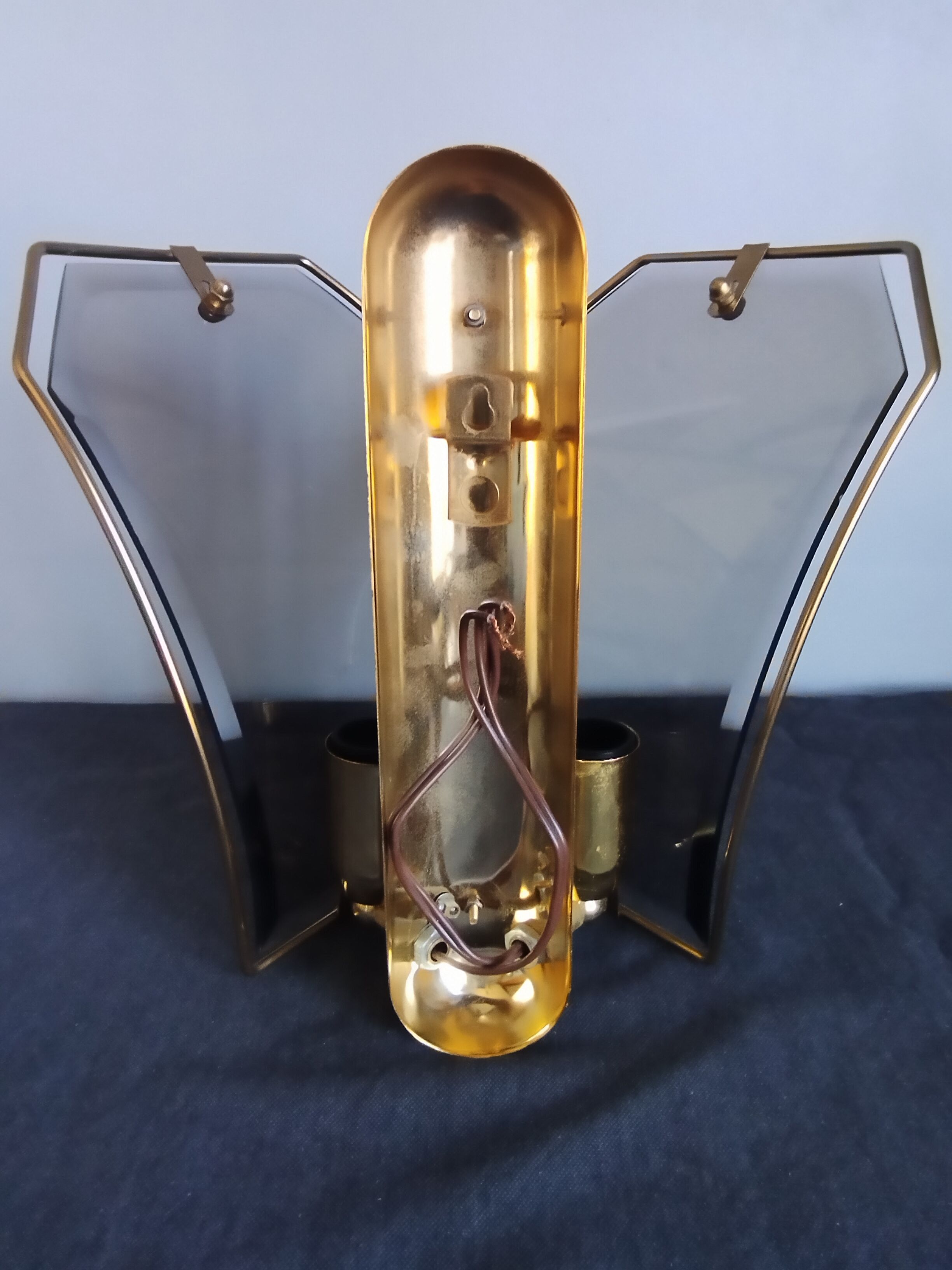 Wall lamp two fires in brass and curved glass from the 80s