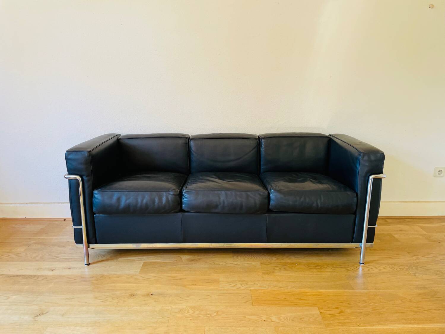 LC2, Le Corbusier for Cassina, Threeseater, Chrome and Leather