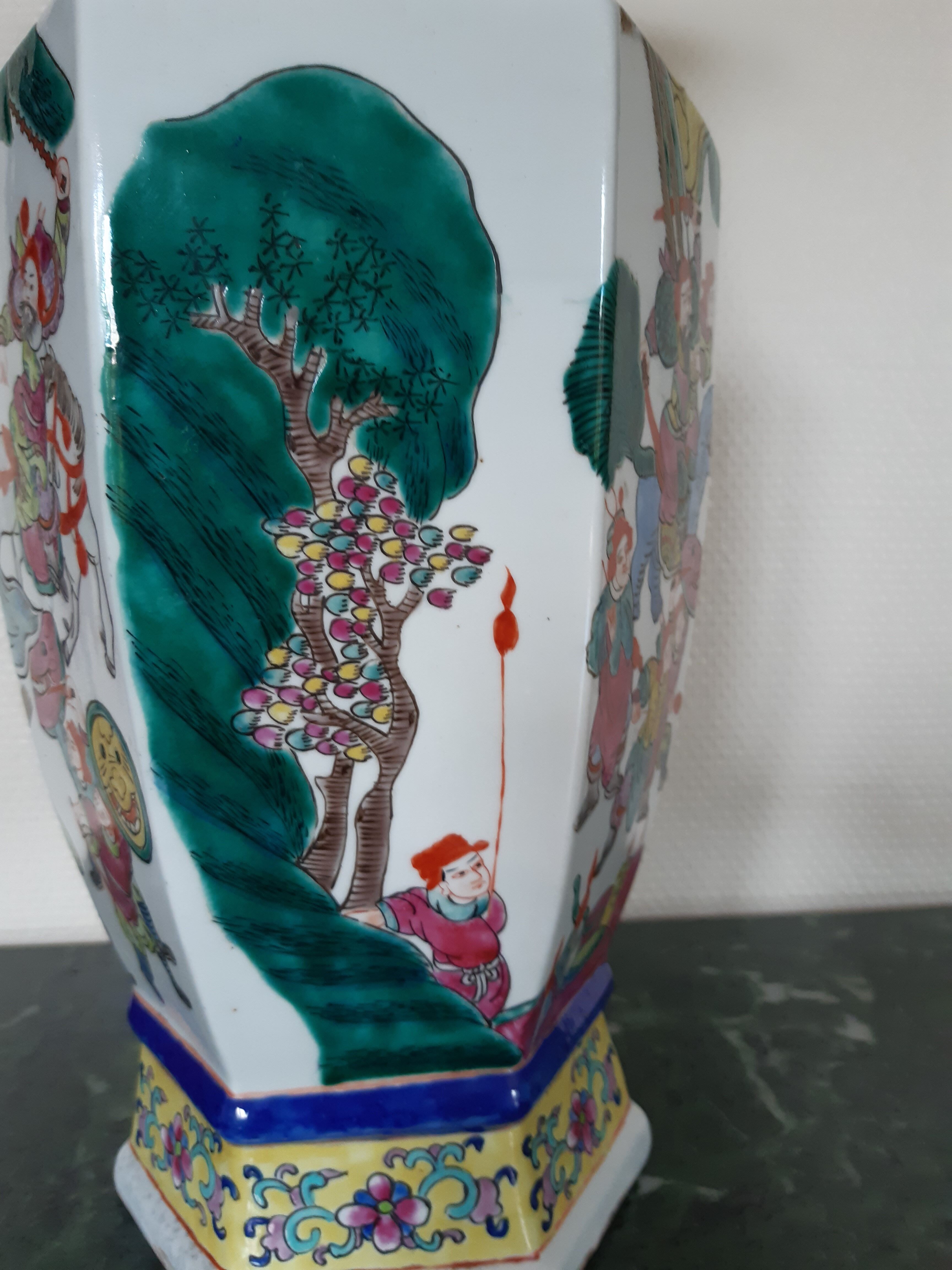 Ancient Chinese vase green family porcelain