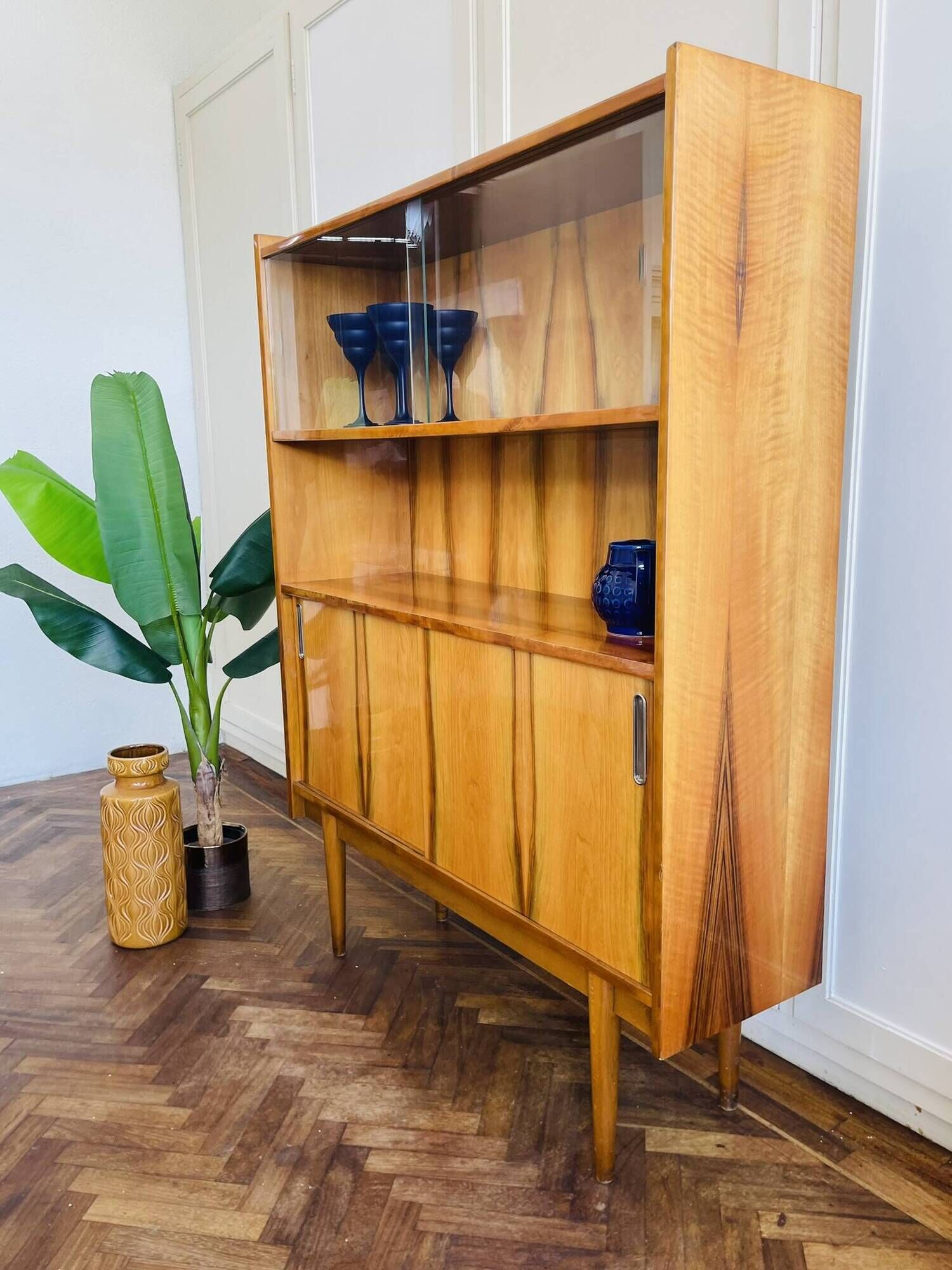 Bytomskie orion 1050b highboard en finition laque guitare