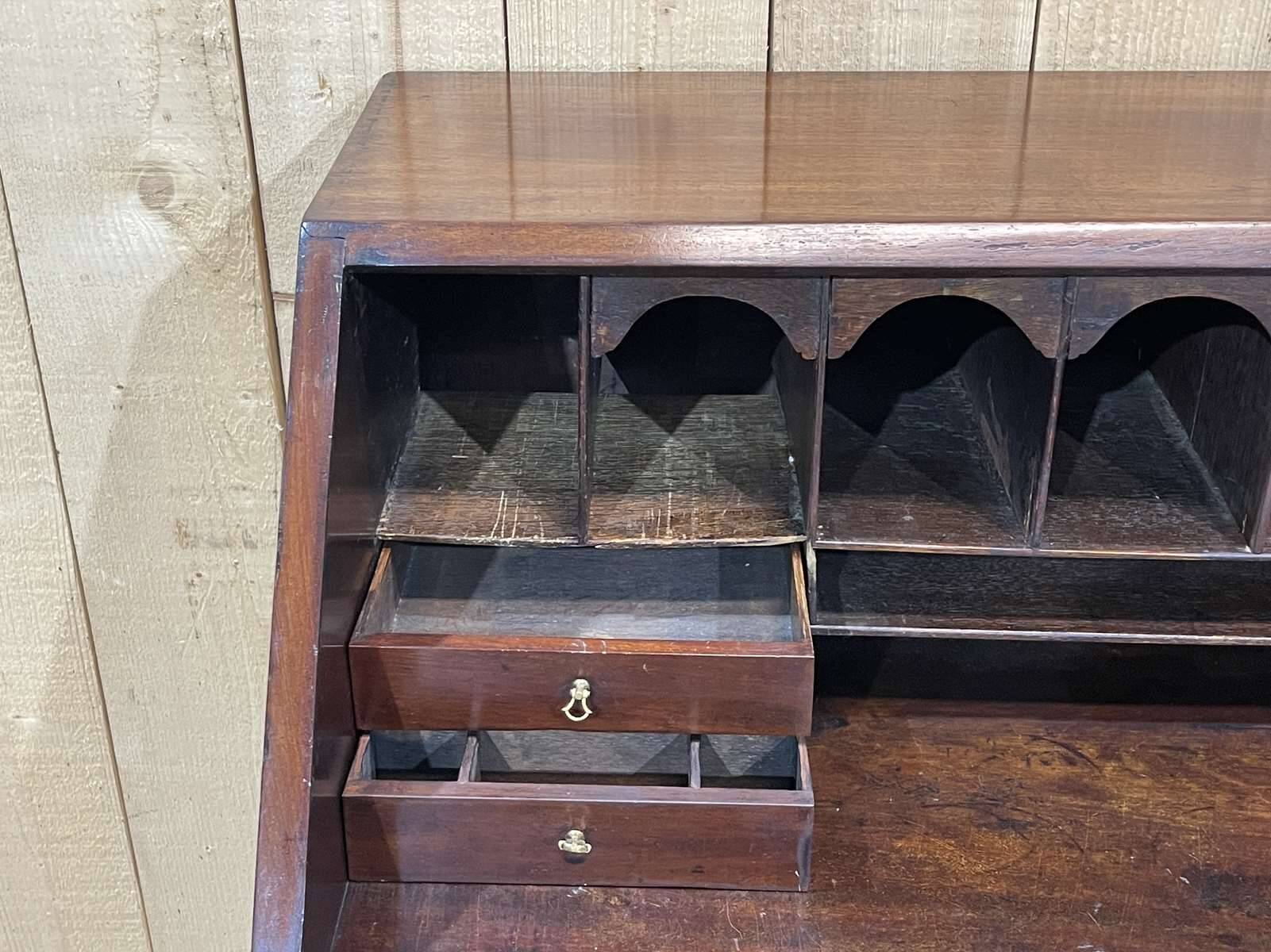 English donkey desk in Georgian style dating from the 19th century in mahogany and oak