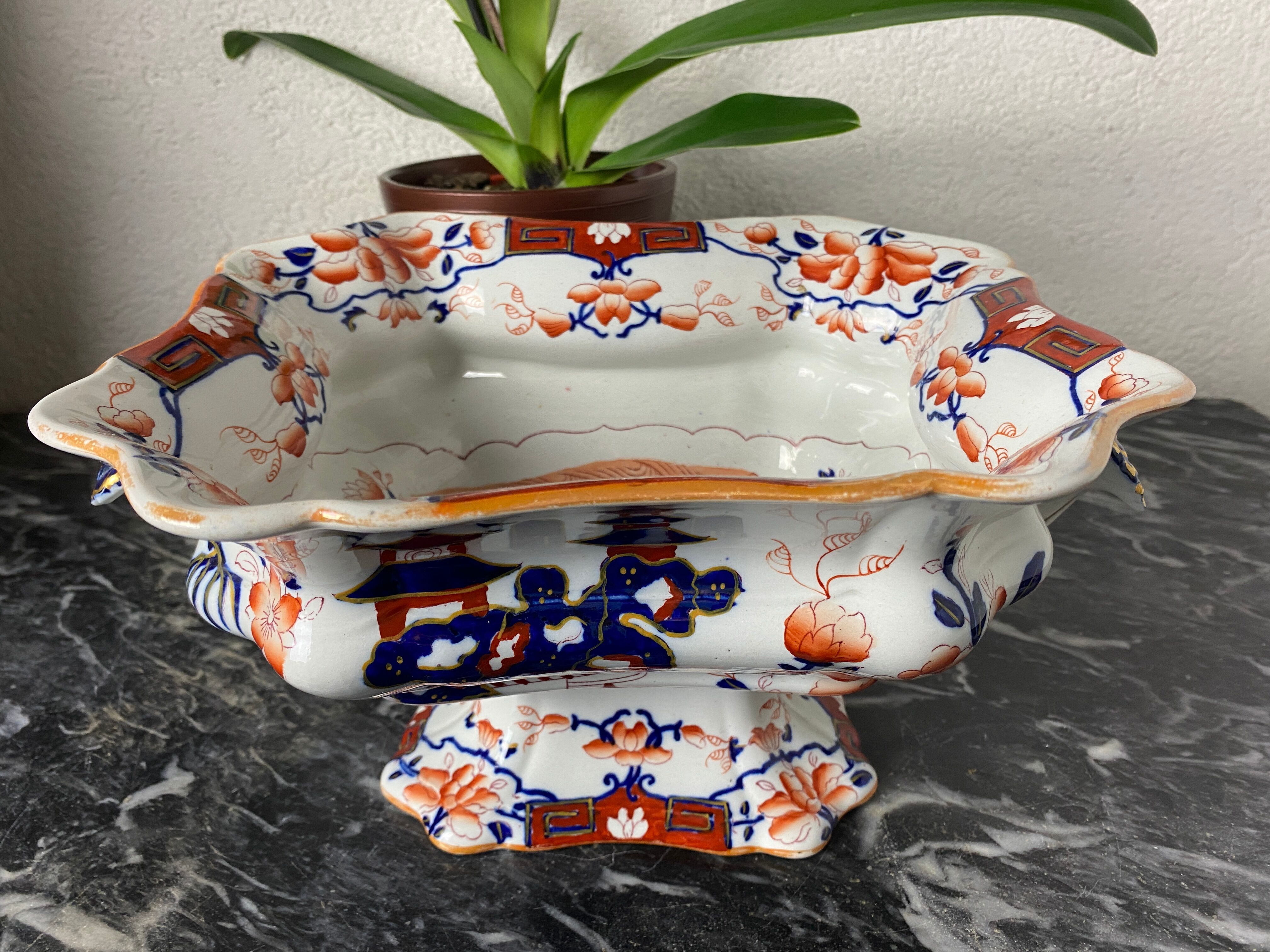 Old Imari cup stamped "Mason" in iron earth