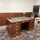 Grand bureau Chesterfield anglais classique Partnerdesk
