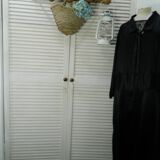 Old coat rack with 5 hooks, wooden.