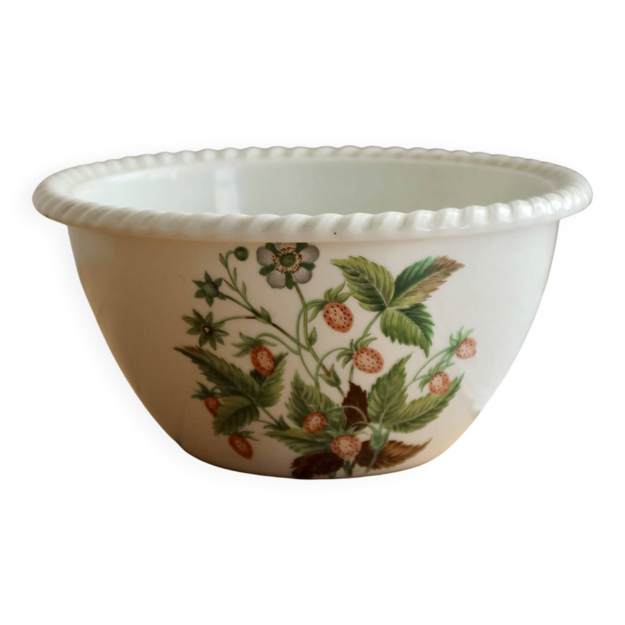 Vintage cache-pot in porcelain from Paris with a wild strawberry pattern.