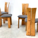 Ensemble de quatre chaises sculpturales brutalistes en chêne