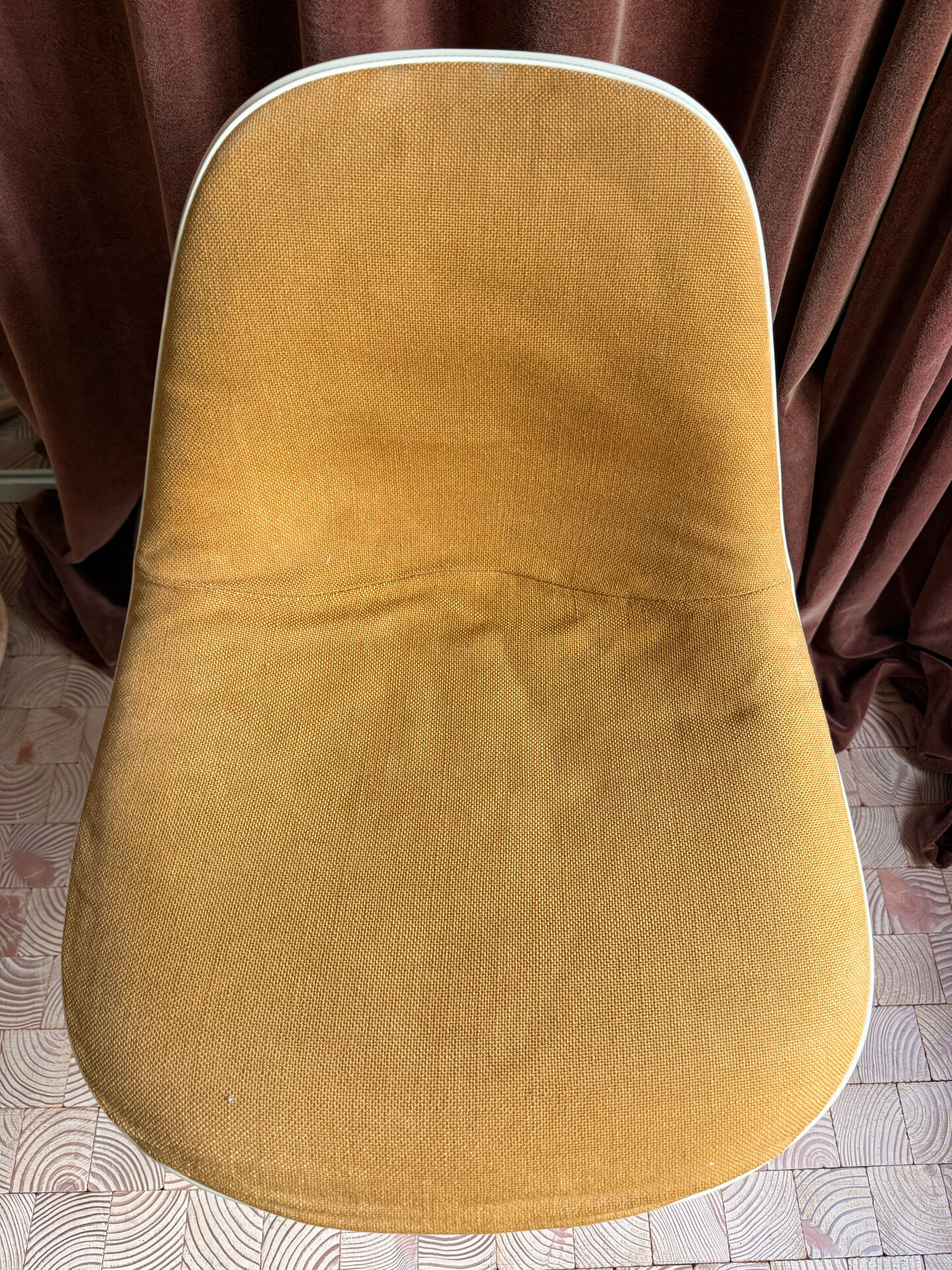 Chair La Fonda Herman Miller Ochre yellow