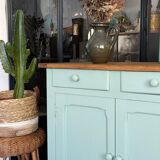 Ancien buffet parisien vert amande