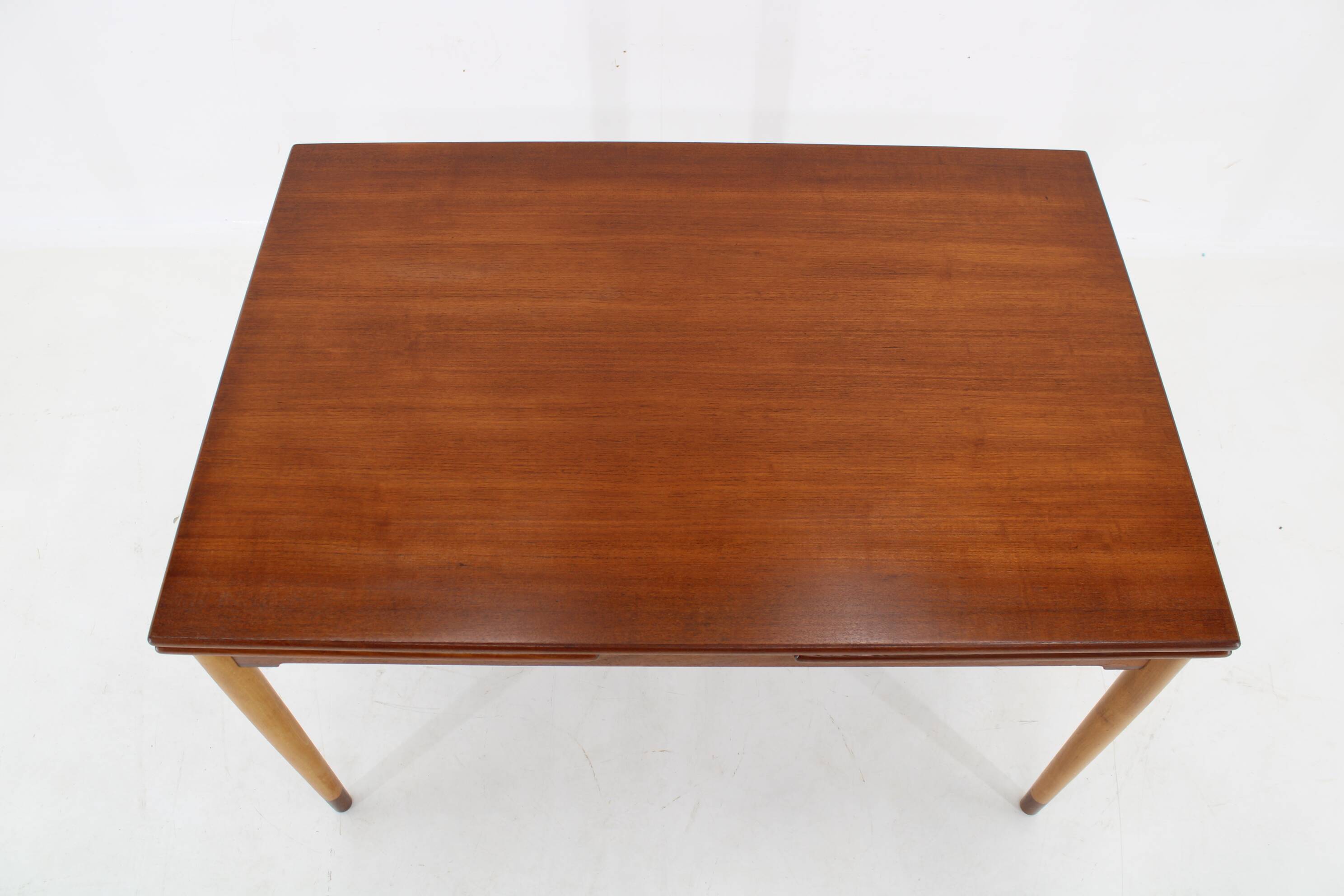 Table à manger extensible en teck danois des années 1960