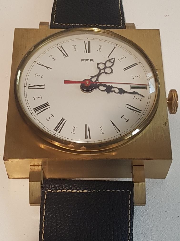 Pendule FFR forme montre