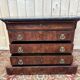Commode époque restauration en placage d'acajou flammé