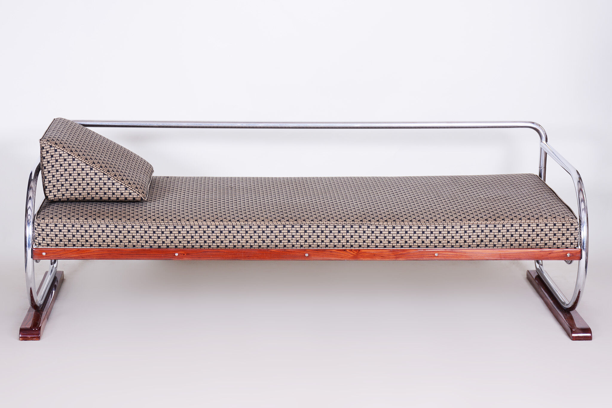 Canapé Bauhaus fabriqué dans les années 1930 en Tchéquie par Robert Slezák