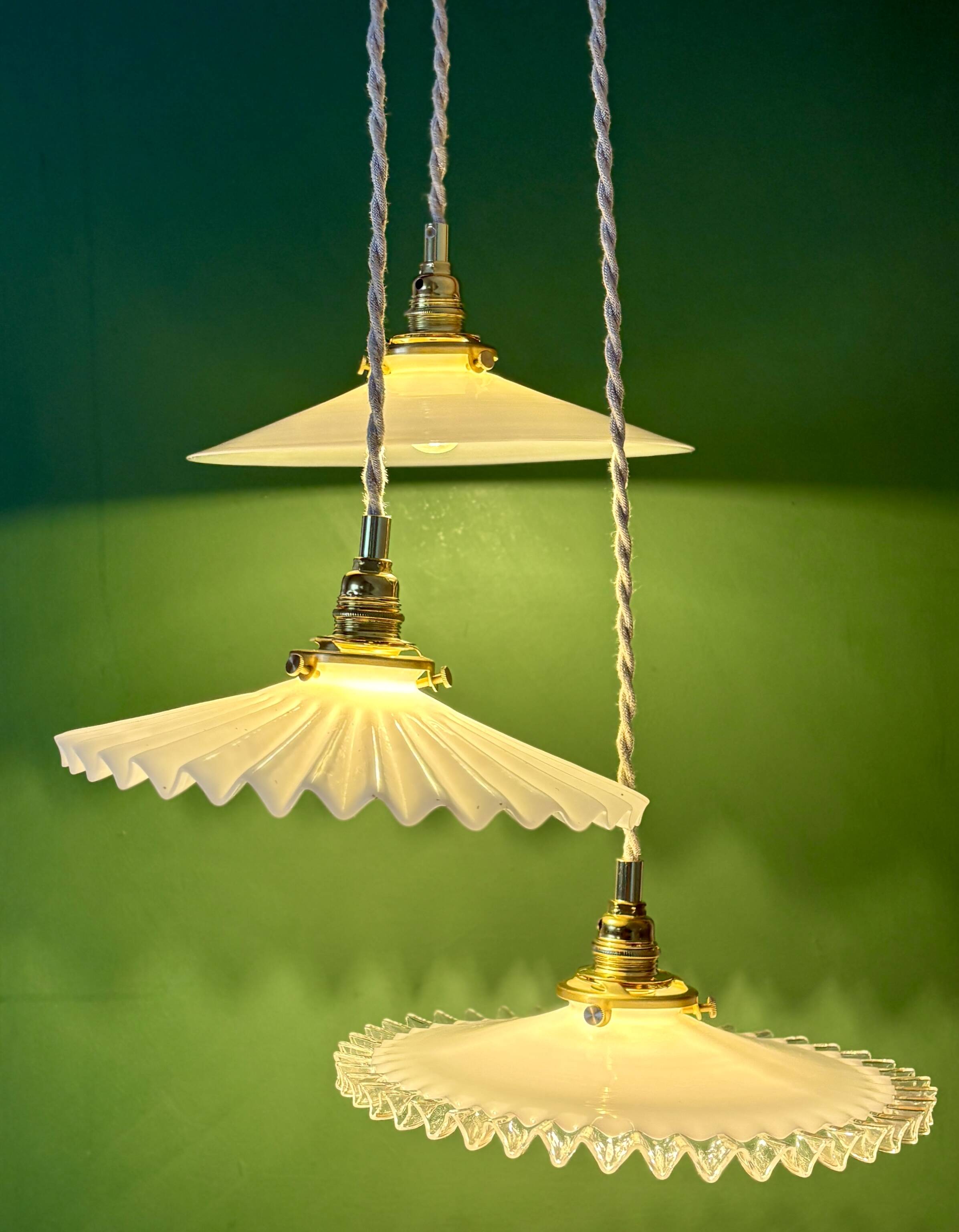 Vintage triple suspension lampshade in white opaline.