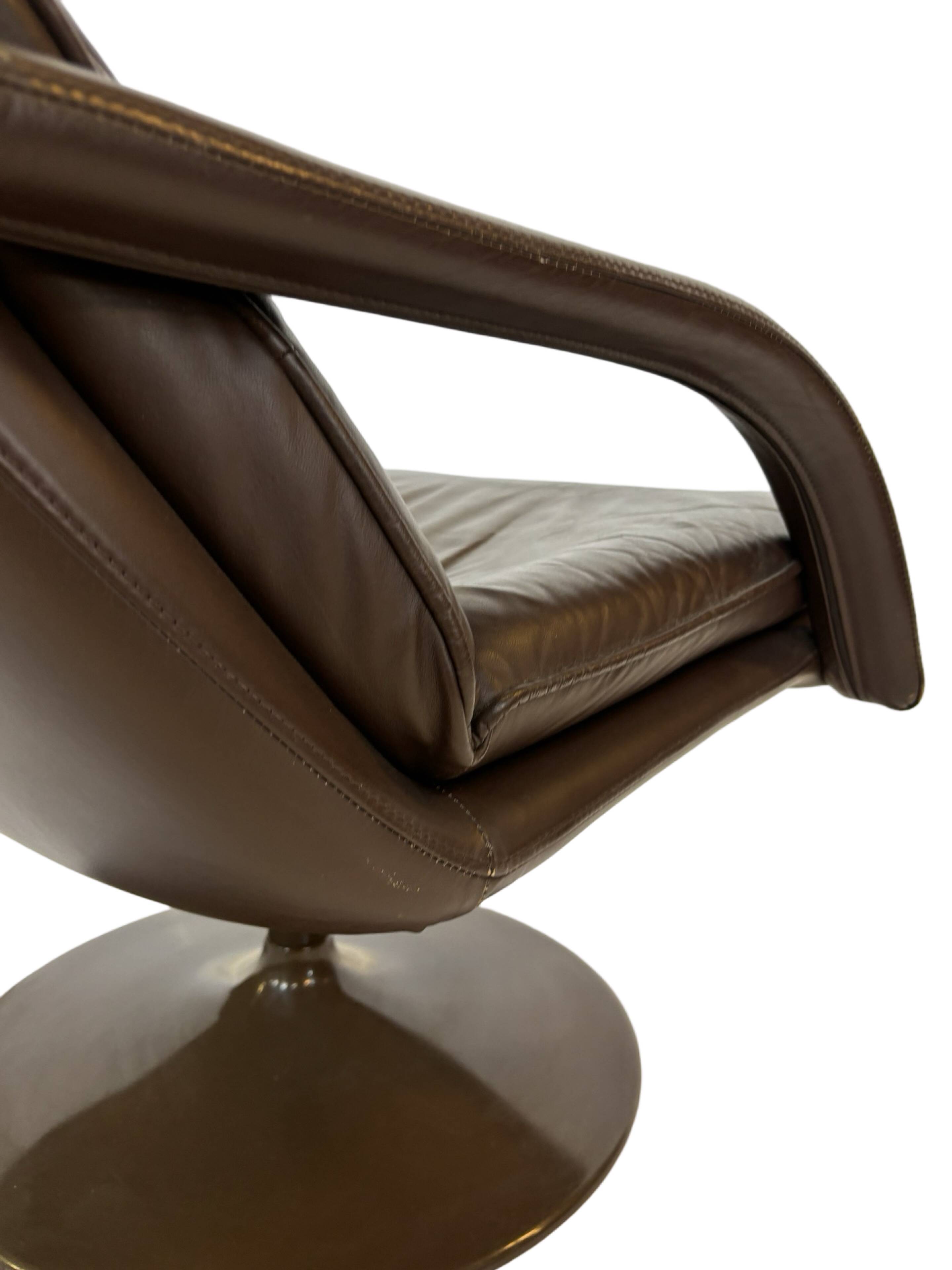 Vintage Artifort lounge chair Geoffrey Harcourt Design Easy Chair