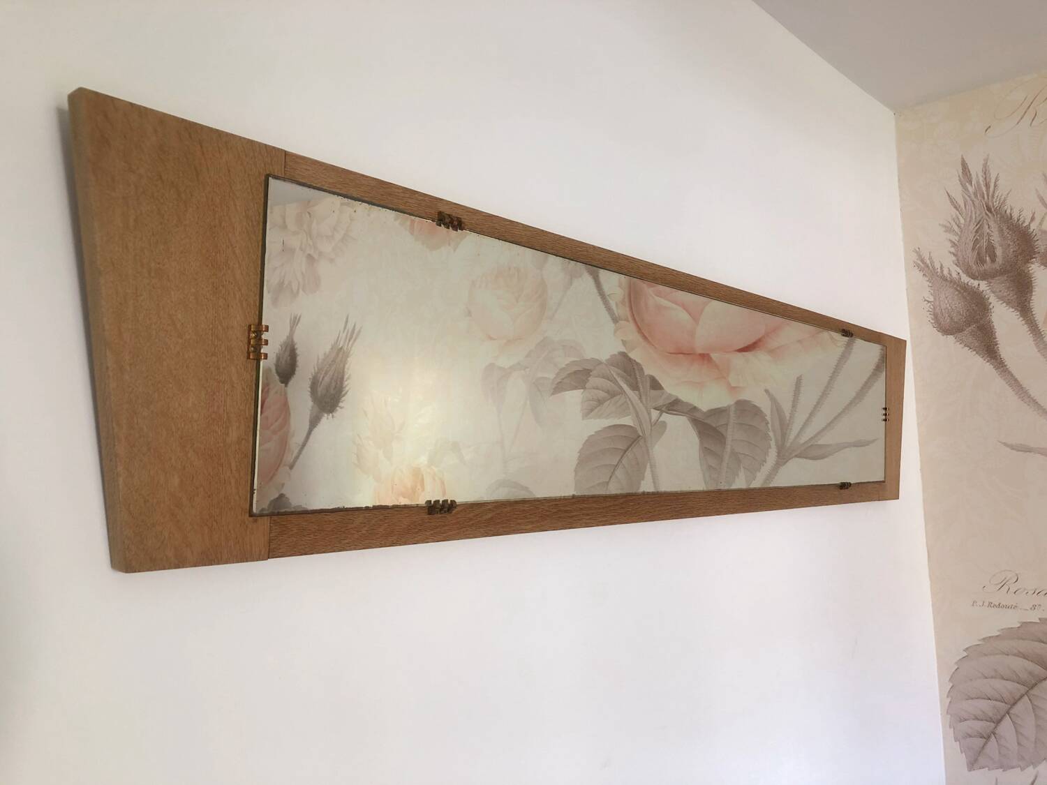 Trapezoidal mirror in solid oak