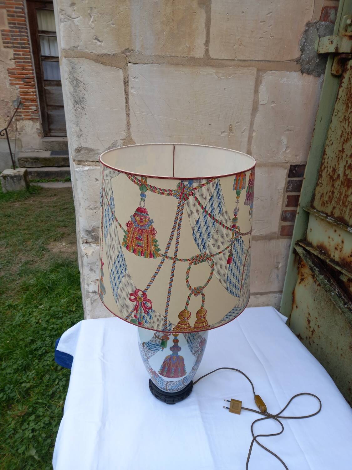 Lampe de table en porcelaine de Paris