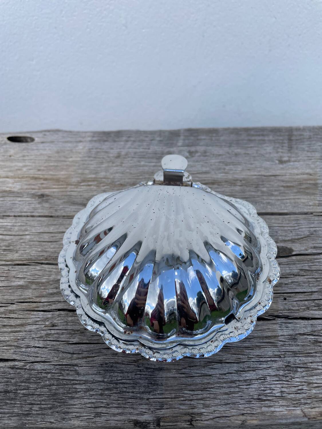 Silver-plated metal shell butter dish