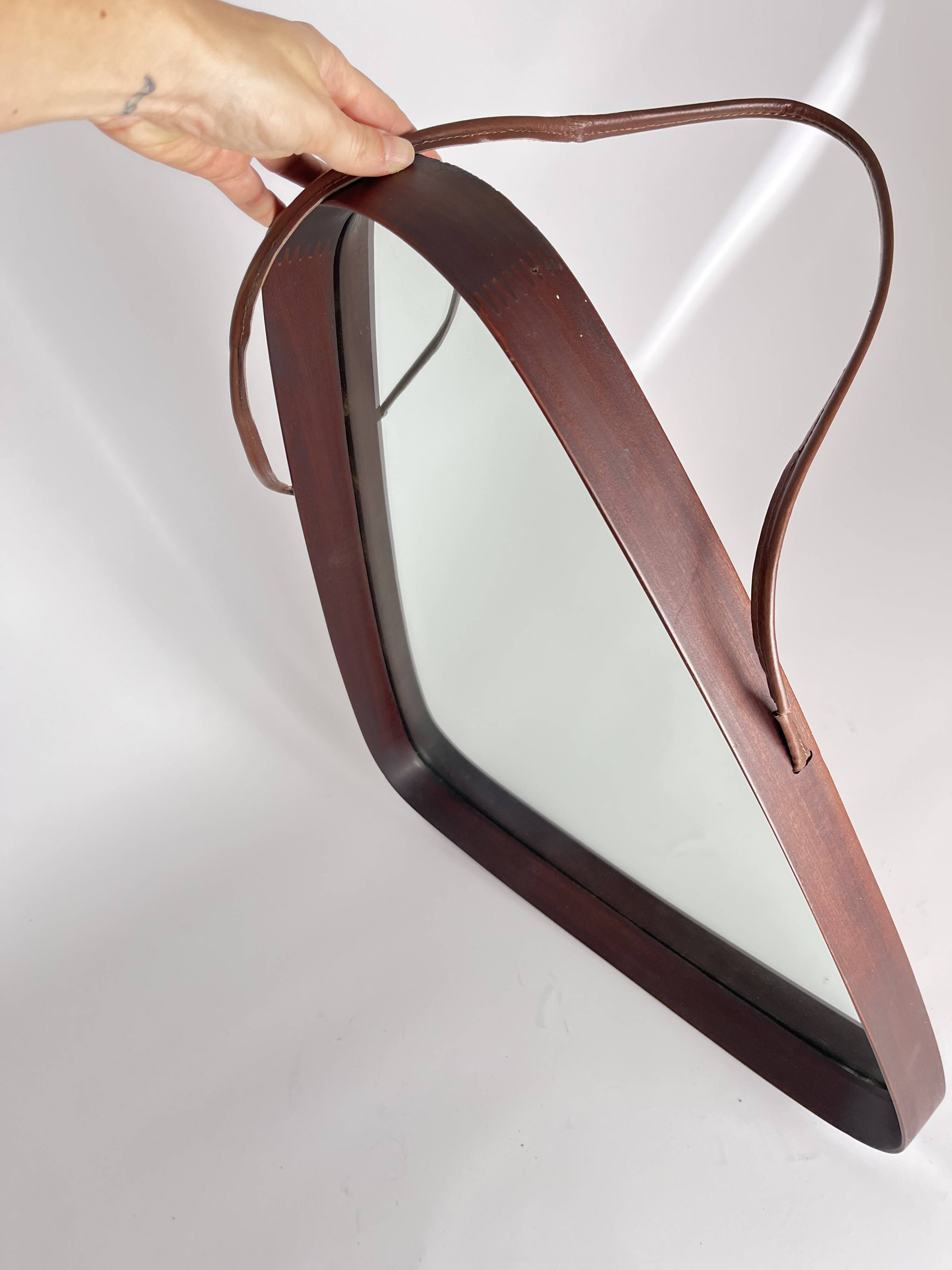 Miroir triangulaire en teck, Danemark, années 70