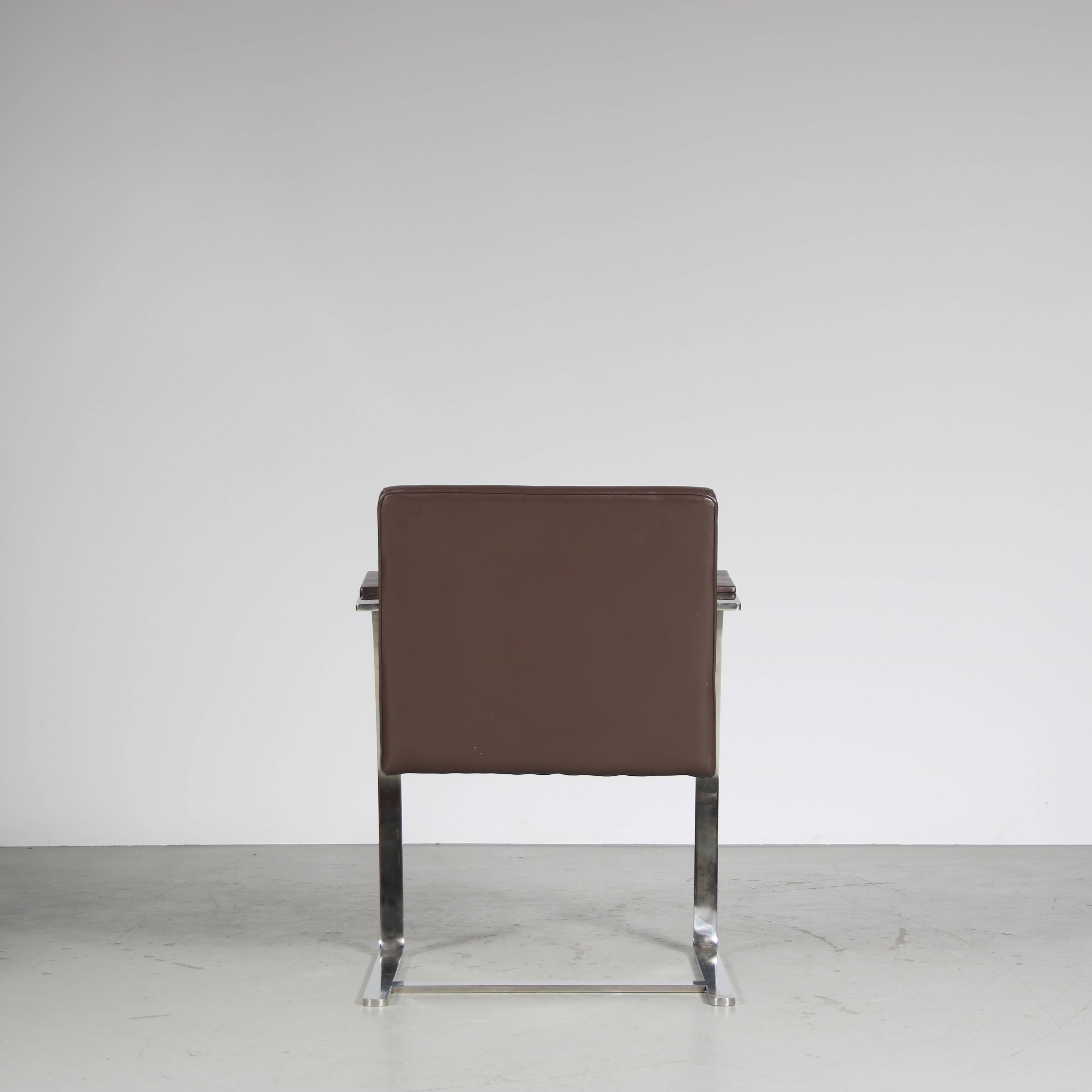 Paire de chaises « BRNO » des années 1970, Italie