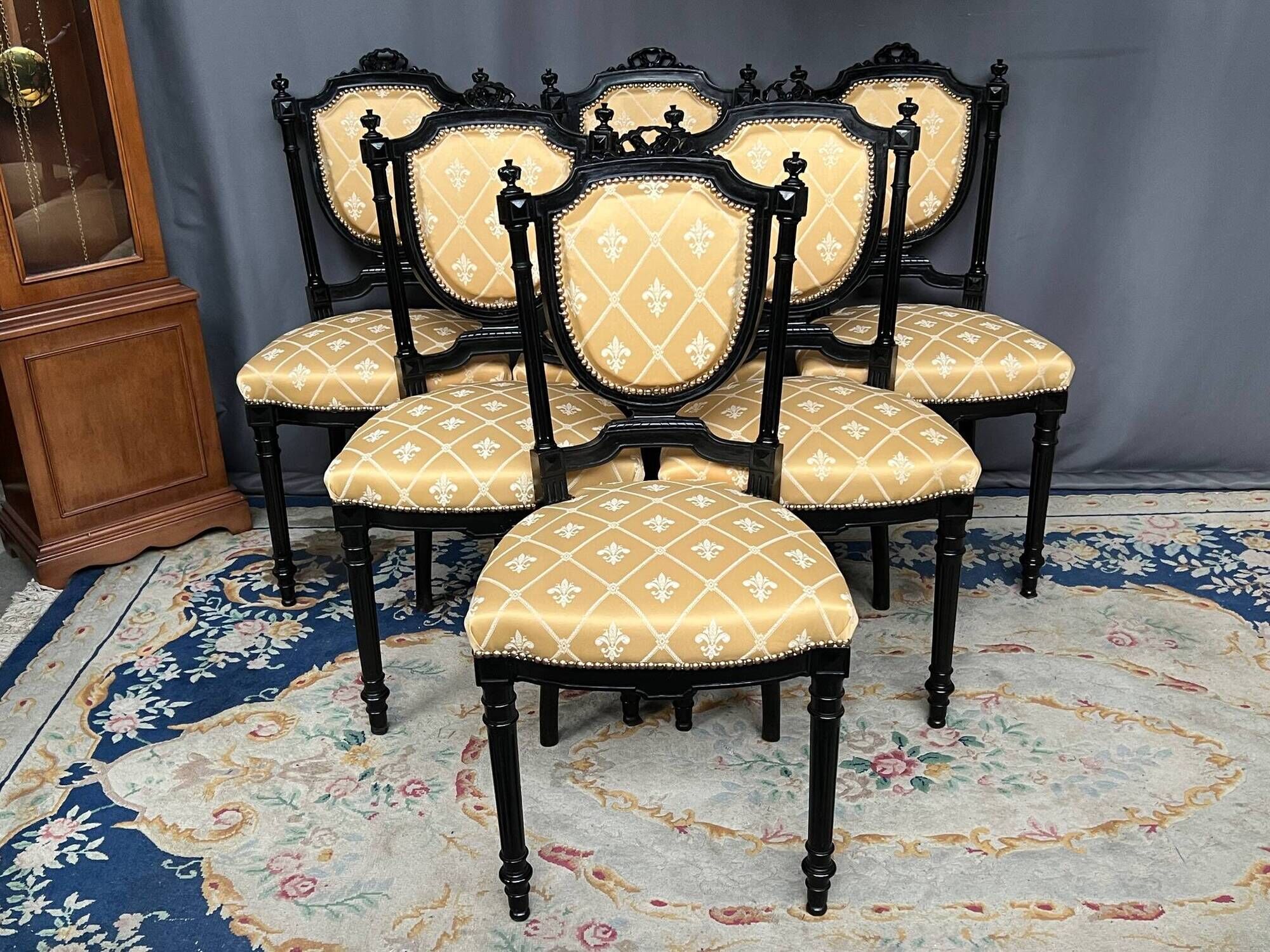 Dining room set consisting of a table and six chairs from the Napoleon III period.