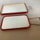 Paire de petits miroirs rouges style barbier