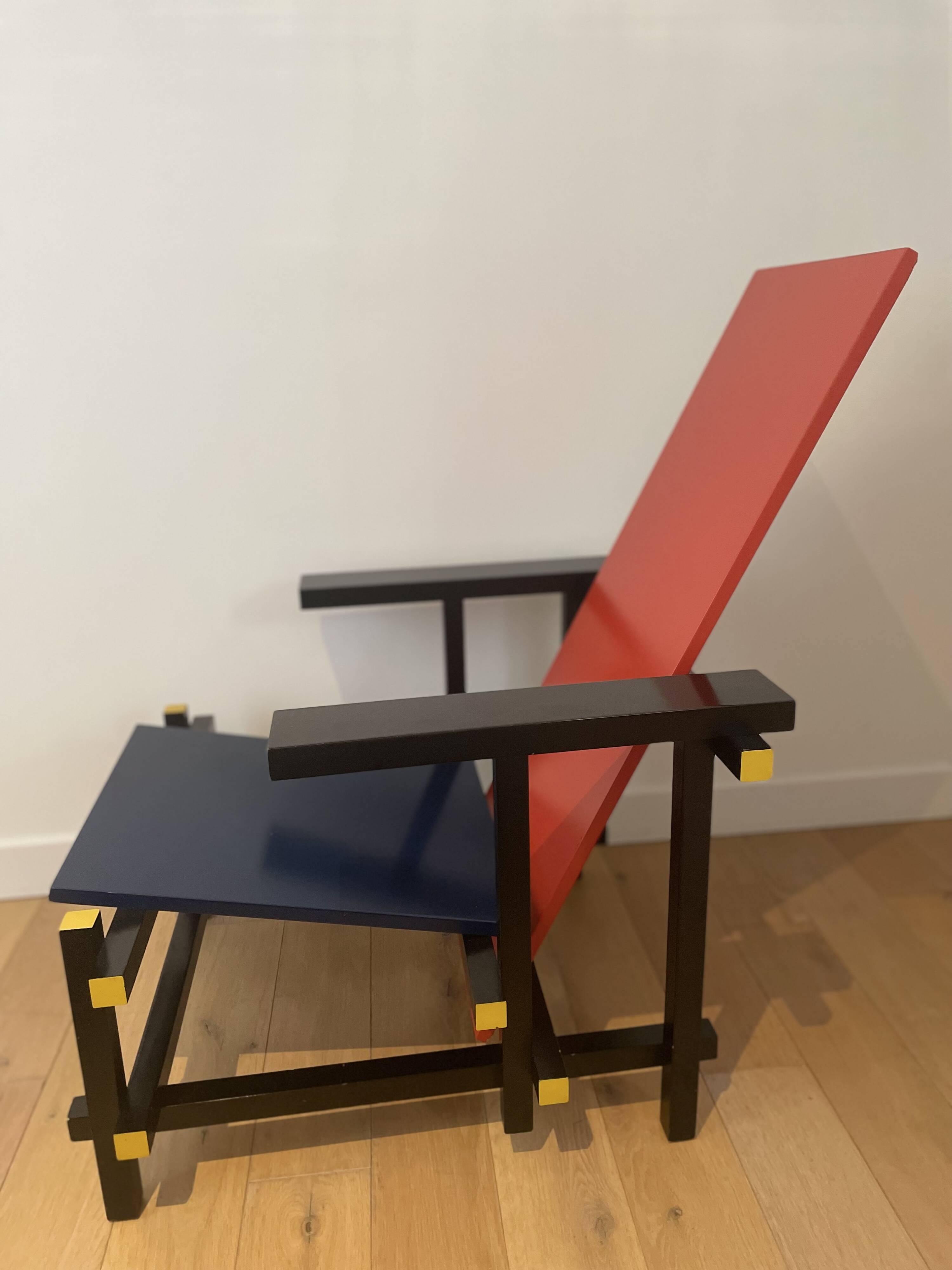 Gerrit T. Rietveld armchair red & blue