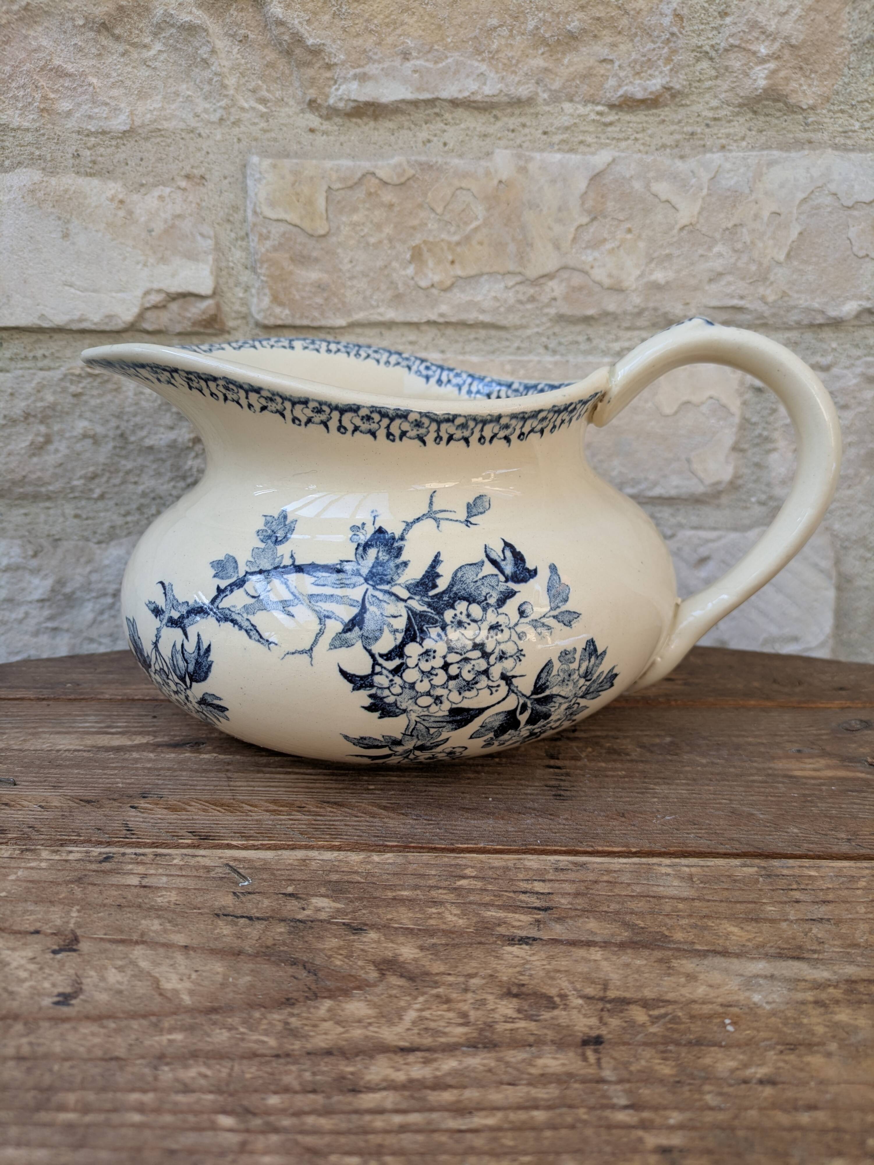 Opaque porcelain water jug from Gien, Aubépine Terre de Fer model.