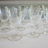 Service de 33 verres à pied & carafe
