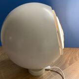 Globe wall lamp with reflector