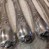 12 couteaux de table en métal argenté orfèvre Christofle Marly