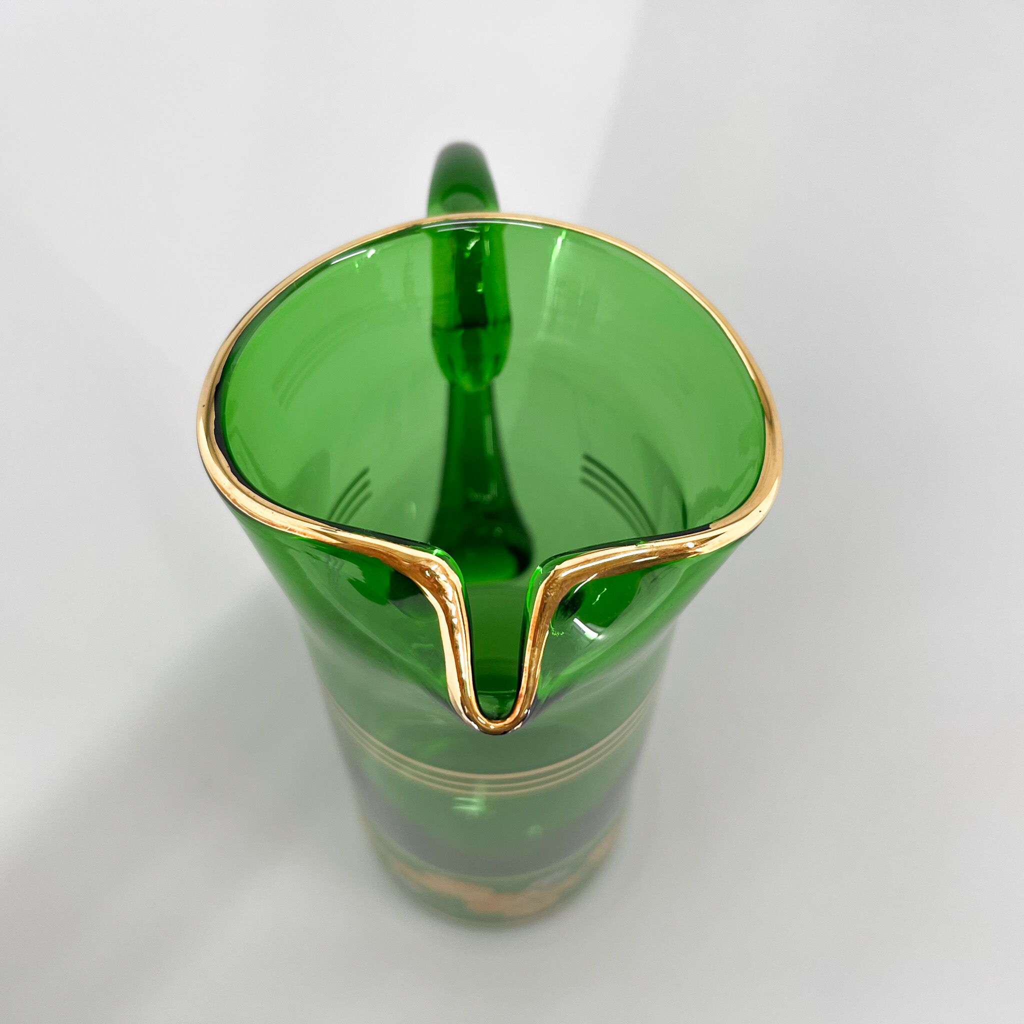 Cruche en verre vintage avec décor doré, tchécoslovaquie