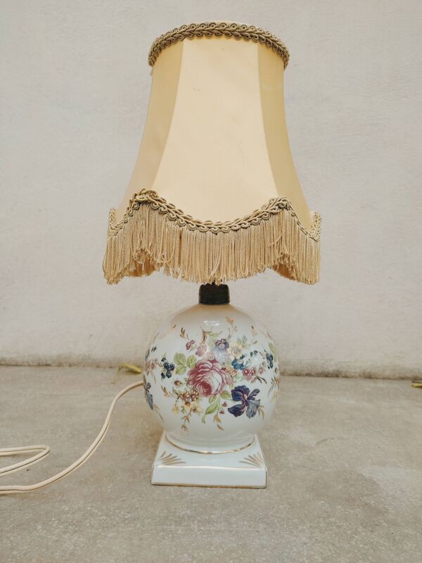 Lampe boule en porcelaine