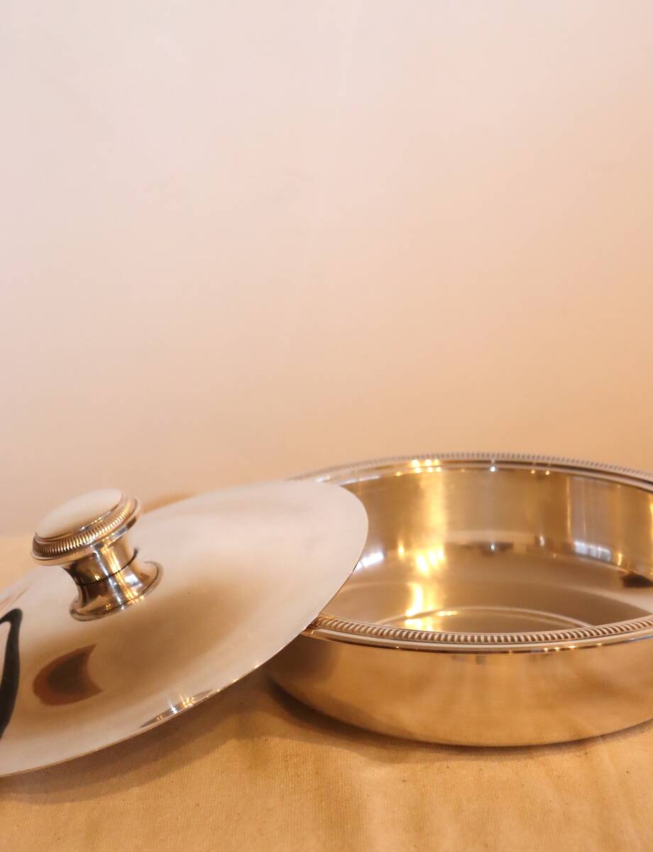 Légumier avec couvercle en métal argenté