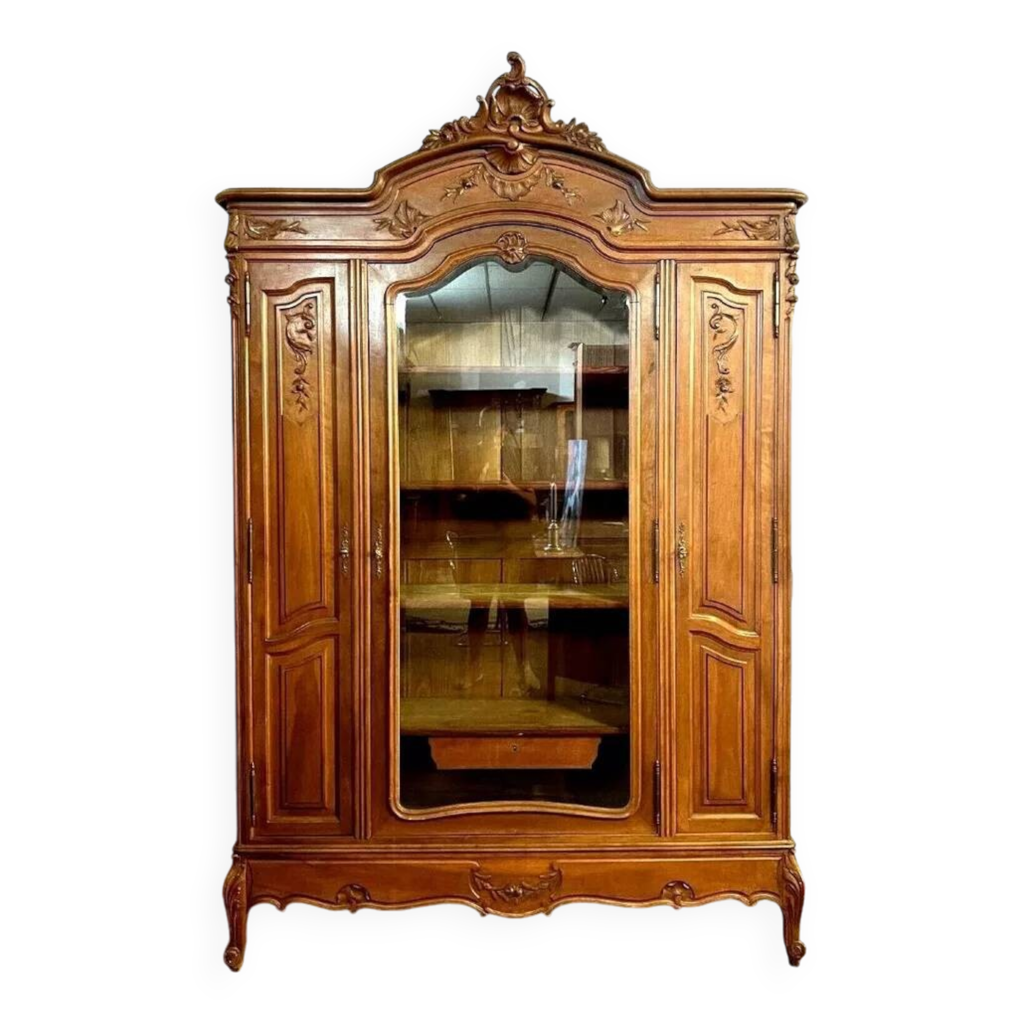 Bibliothèque style louis XV en noyer sculpté vers 1850-1880