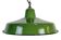 Lampe à suspension industrielle en émail vert, années 1960