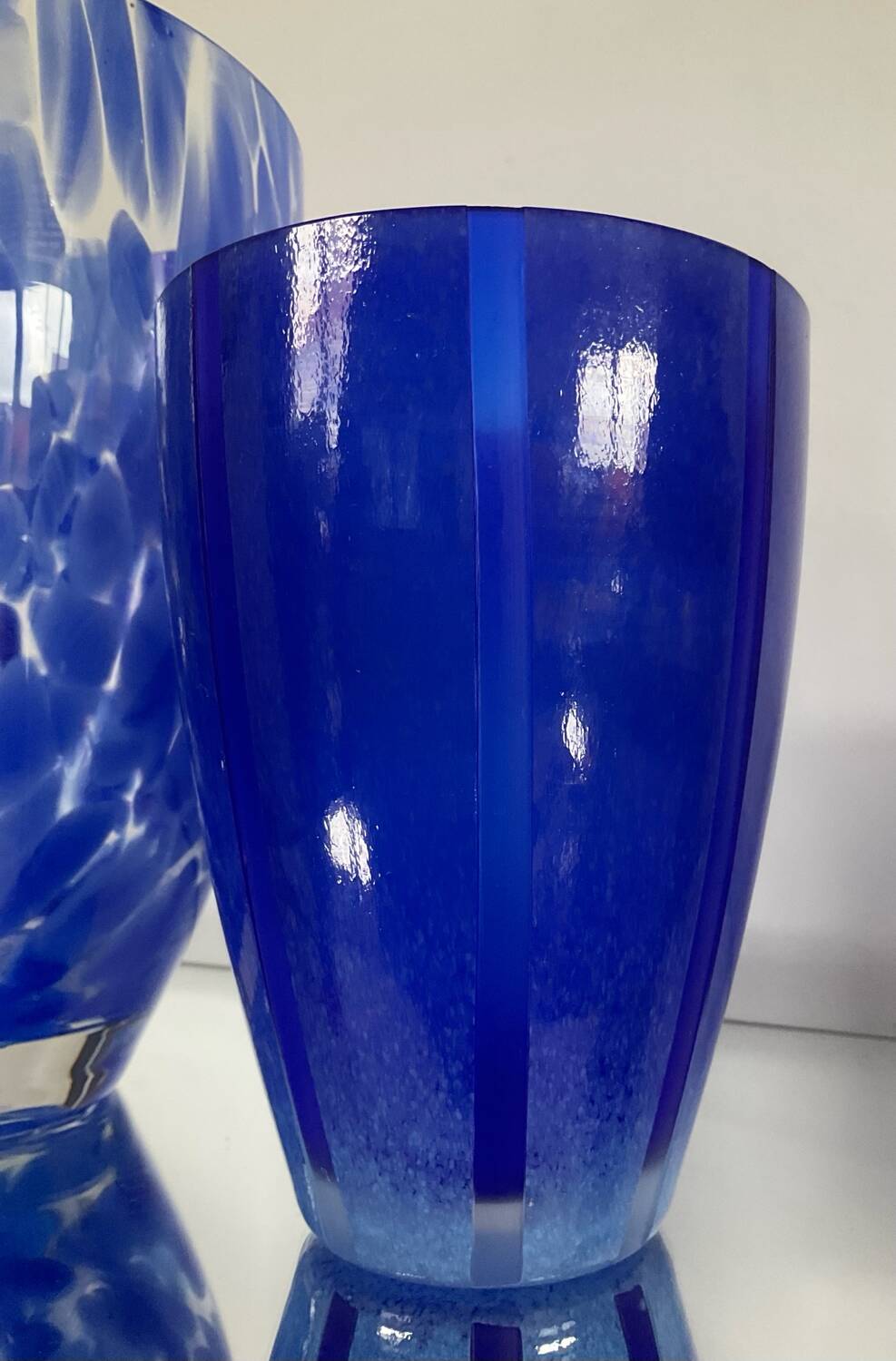 Duo de vases vintage en verre moucheté