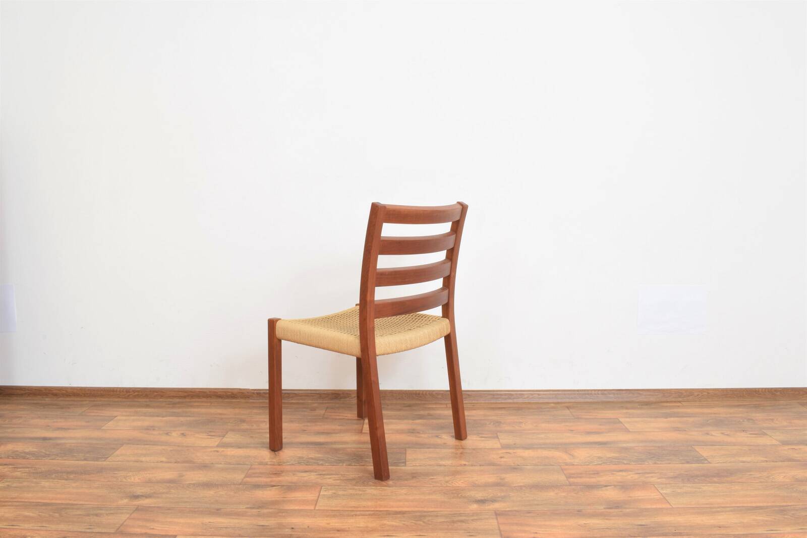 Chaise de salle à manger en teck danois par Niels O. Møller pour J.L. Møllers, années 1960.