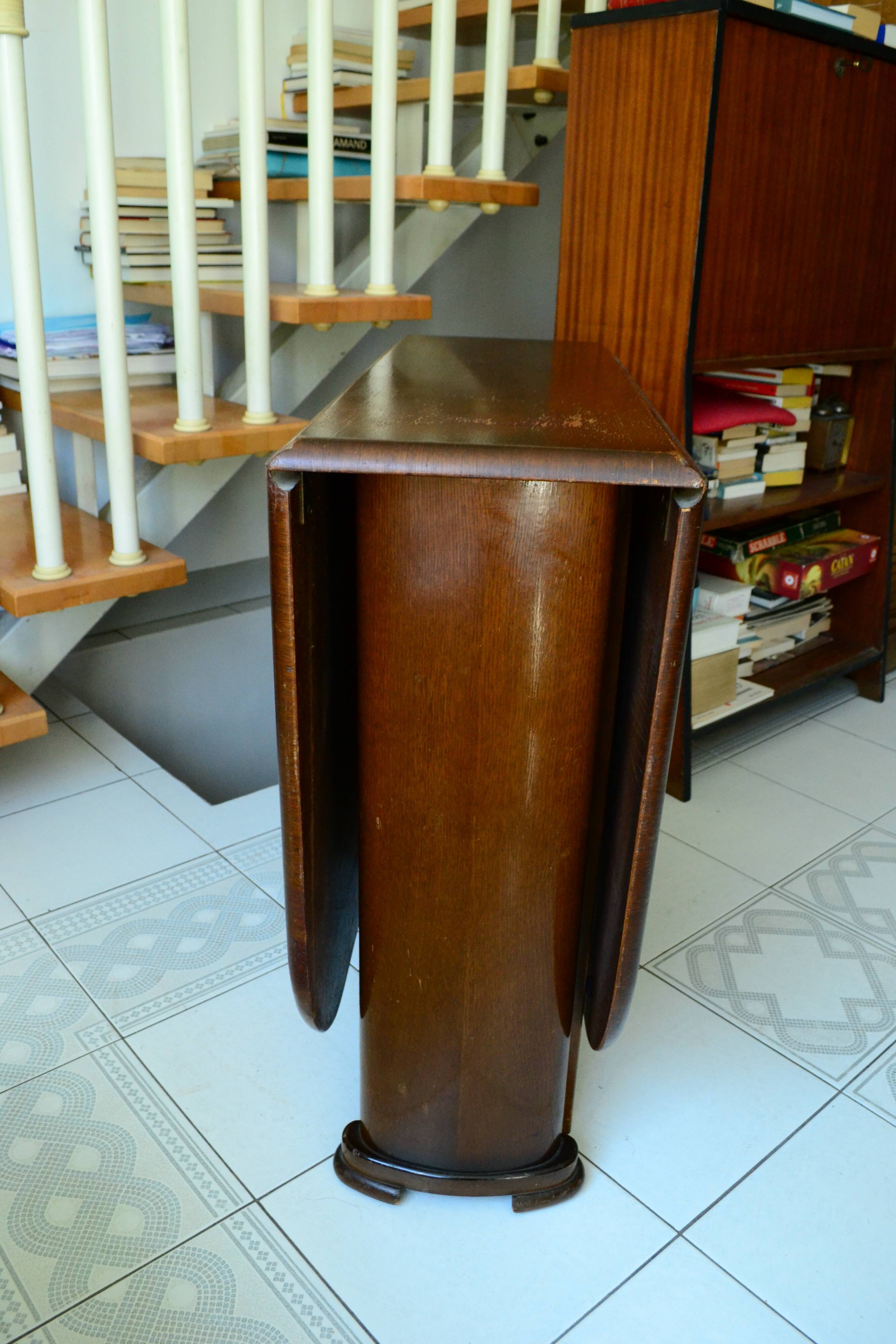 English mahogany folding gateleg table