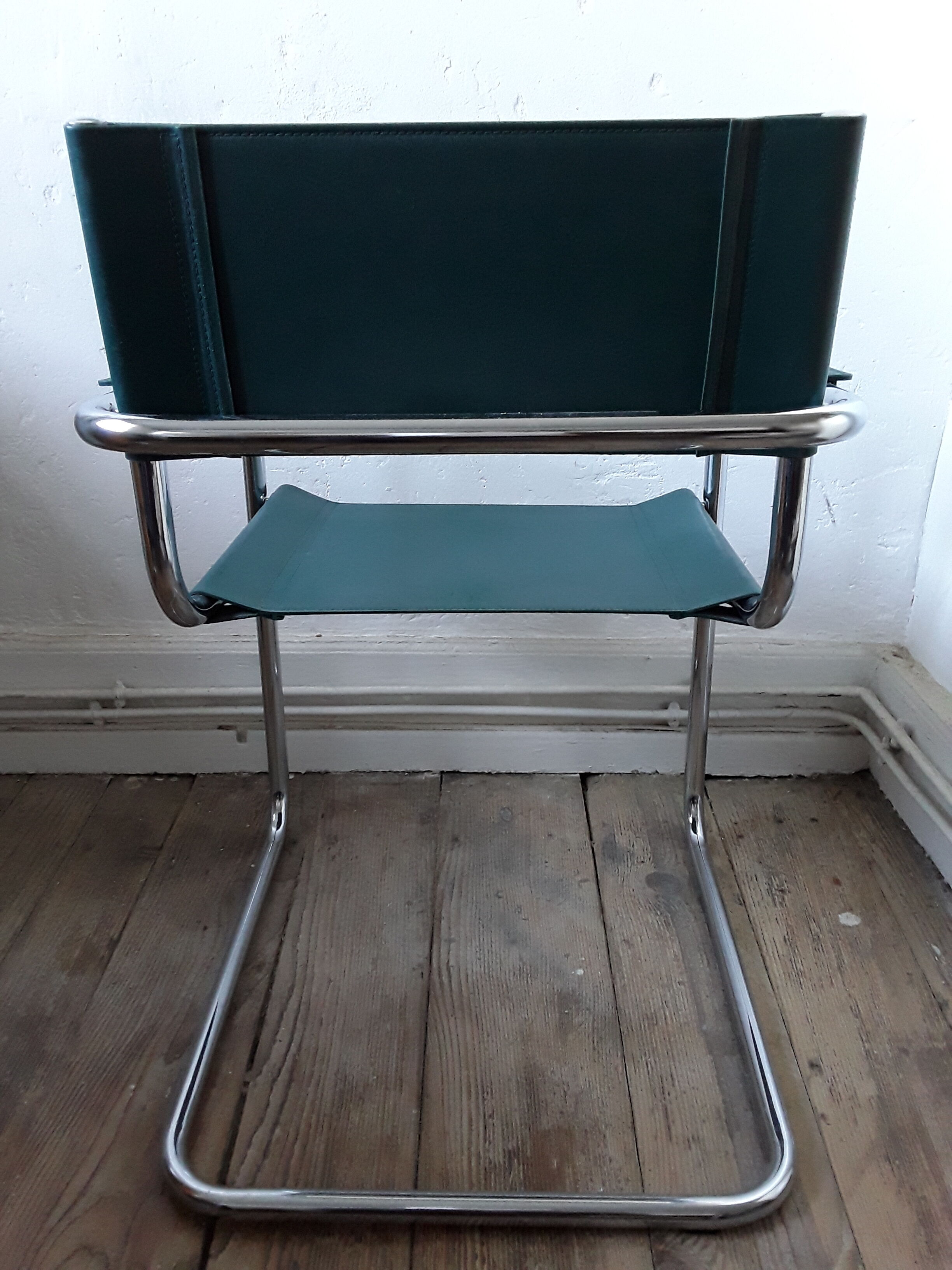 Fauteuil chrome et cuir année 70