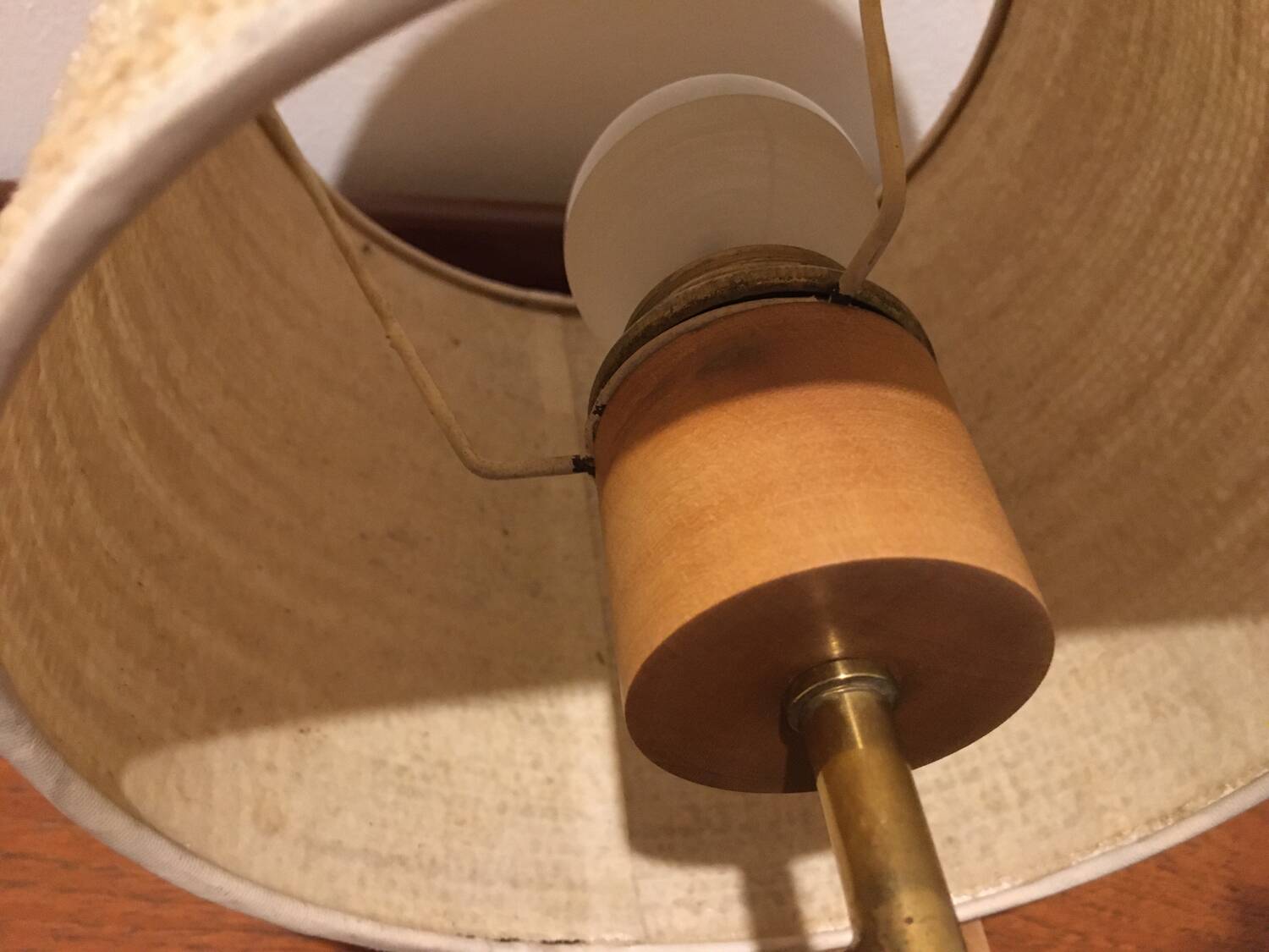 Articulated wall light