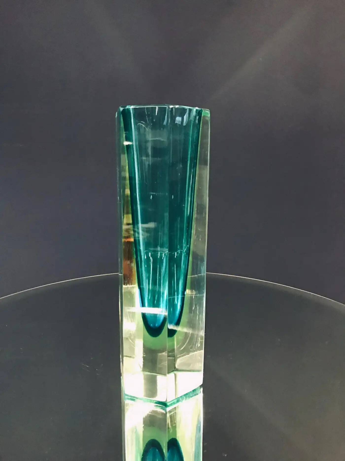Faceted Murano 'Sommerso' Glass Vase Attributed to Mandruzzato, circa 1960-1969