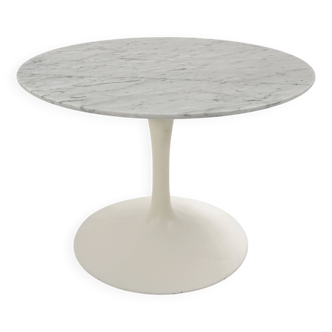 Table Tulip d'appoint en marbre par Eero Saarinen pour Knoll, 1970