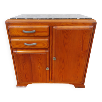 buffet Mado, plateau en marbre et portes asymétriques